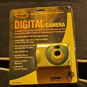 Vintage Nwt IConcepts Digital Camera Silver Gray Photography Pictures